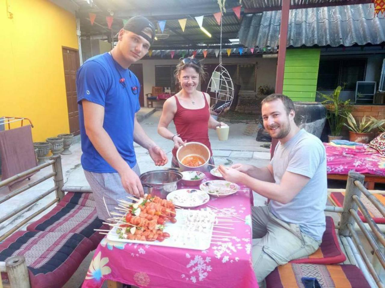 Cody Guesthouse Chiang Mai Exterior foto